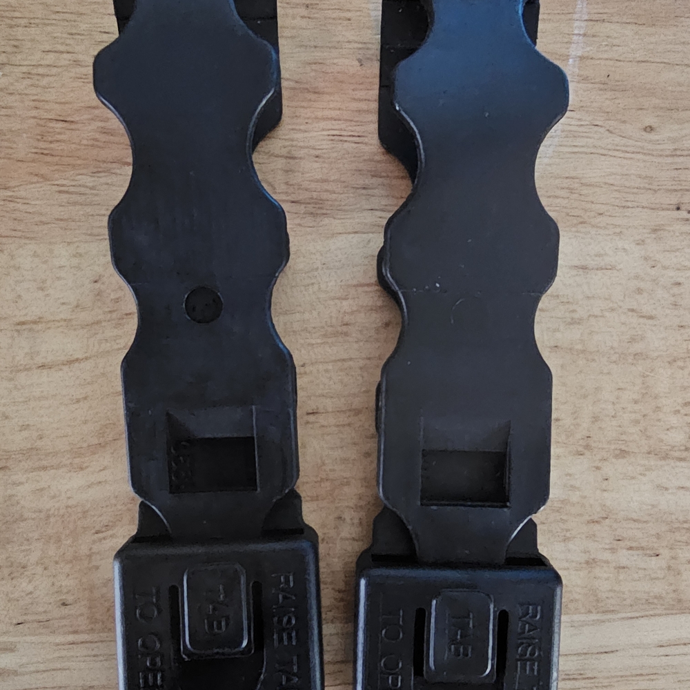 Black Plastic Buckle Clips